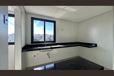 Cozinha de apartamento à venda com 2 quartos, 62m² em Nova Suíça, Belo Horizonte