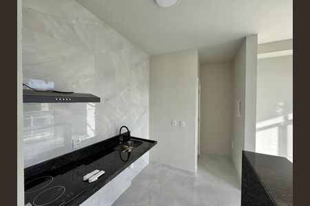 Cozinha de apartamento para alugar com 1 quarto, 33m² em Recreio dos Bandeirantes, Rio de Janeiro