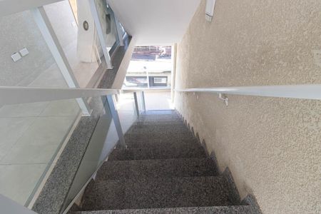 Apartamento para alugar com 36m², 1 quarto e sem vaga Apartamento para alugar com 36m², 1 quarto e sem vagaEscada