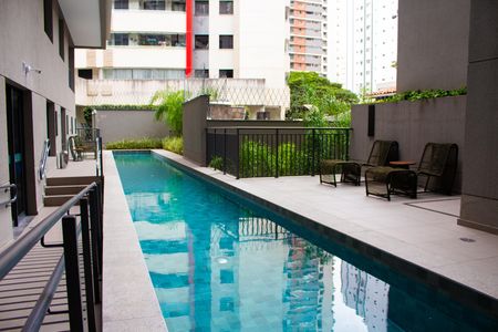 Studio à venda com 27m², 1 quarto e sem vaga Studio à venda com 27m², 1 quarto e sem vagaÁrea Comum - Piscina