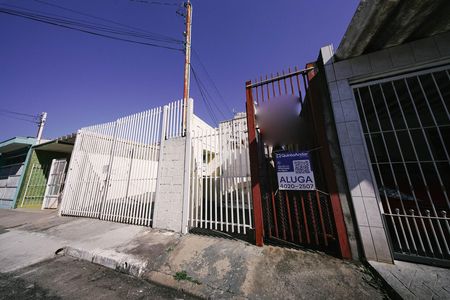 Fachada de casa para alugar com 1 quarto, 40m² em Parque Boturussu, São Paulo