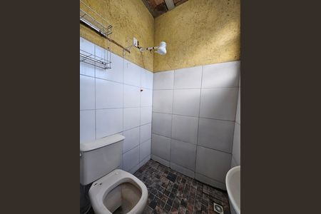 Casa para alugar com 30m², 1 quarto e sem vaga Casa para alugar com 30m², 1 quarto e sem vagaBanheiro