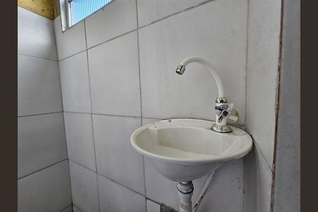 Casa para alugar com 30m², 1 quarto e sem vaga Casa para alugar com 30m², 1 quarto e sem vagaBanheiro