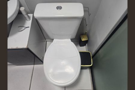 Banheiro Social  de apartamento à venda com 2 quartos, 36m² em Vila das Bandeiras, Guarulhos