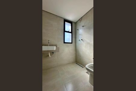Banheiro de apartamento à venda com 3 quartos, 81m² em Nova Suíça, Belo Horizonte