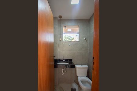 Casa à venda com 180m², 3 quartos e 3 vagas Casa à venda com 180m², 3 quartos e 3 vagasLavabo
