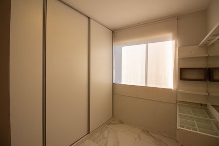 Casa à venda com 180m², 3 quartos e 3 vagas Casa à venda com 180m², 3 quartos e 3 vagasQuarto 1