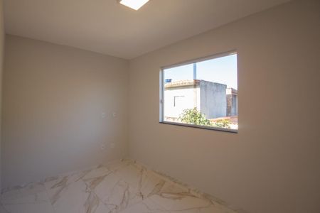 Casa à venda com 180m², 3 quartos e 3 vagas Casa à venda com 180m², 3 quartos e 3 vagasQuarto 2