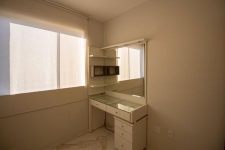 Casa à venda com 180m², 3 quartos e 3 vagas Casa à venda com 180m², 3 quartos e 3 vagasQuarto 1