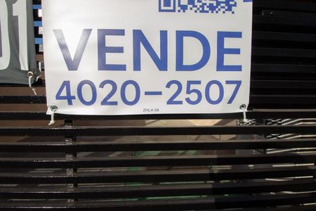 Casa à venda com 180m², 3 quartos e 3 vagas Casa à venda com 180m², 3 quartos e 3 vagasPlaquinha Instalada