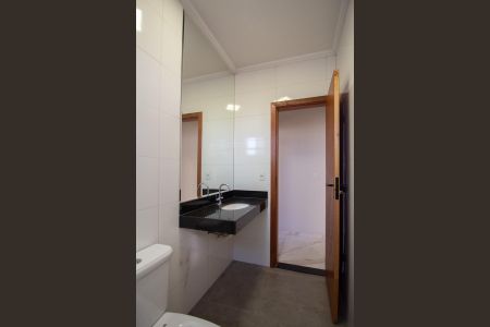 Banheiro Social de casa à venda com 3 quartos, 180m² em Rio Branco, Belo Horizonte