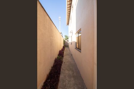 Corredor Latera de casa à venda com 3 quartos, 180m² em Rio Branco, Belo Horizonte