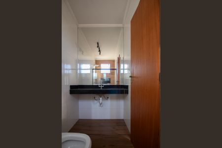 Casa à venda com 180m², 3 quartos e 3 vagas Casa à venda com 180m², 3 quartos e 3 vagasBanheiro da Suíte