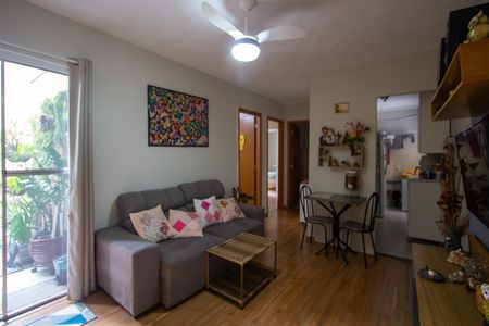 Sala de apartamento para alugar com 2 quartos, 80m² em Maria Paula, São Gonçalo