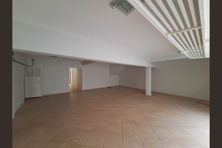 Garagem de casa para alugar com 3 quartos, 450m² em Santana, São Paulo