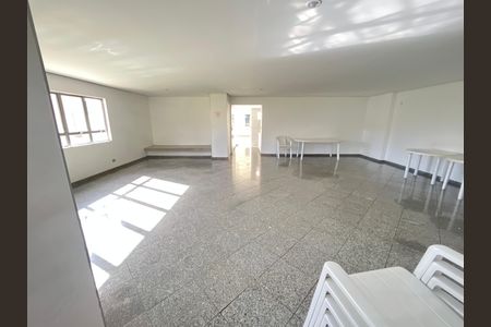 Apartamento à venda com 69m², 2 quartos e 1 vaga Apartamento à venda com 69m², 2 quartos e 1 vagaÁrea comum - Salão de festas