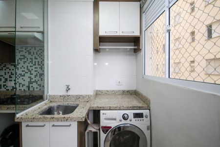 Lavanderia de apartamento para alugar com 2 quartos, 53m² em Cemucam, Cotia