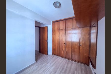 Quarto 2 de apartamento para alugar com 2 quartos, 50m² em Capão Raso, Curitiba