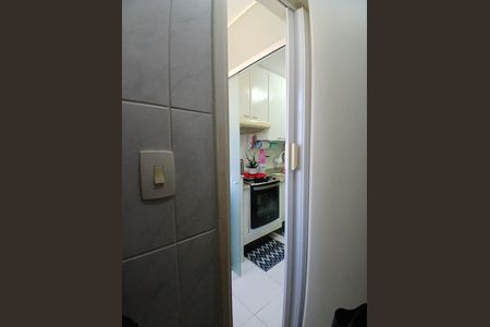 Banheiro de serviço de apartamento para alugar com 2 quartos, 65m² em Vila Medeiros, São Paulo