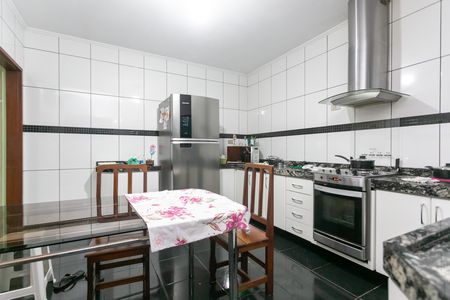 Casa à venda com 70m², 2 quartos e sem vaga Casa à venda com 70m², 2 quartos e sem vagaCozinha