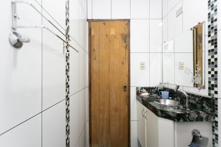 Casa à venda com 70m², 2 quartos e sem vaga Casa à venda com 70m², 2 quartos e sem vagaBanheiro 1