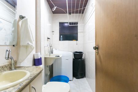 Banheiro 2 de casa à venda com 2 quartos, 70m² em Guaianases, São Paulo