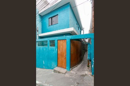 Casa à venda com 70m², 2 quartos e sem vaga Casa à venda com 70m², 2 quartos e sem vagaFachada