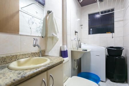 Casa à venda com 70m², 2 quartos e sem vaga Casa à venda com 70m², 2 quartos e sem vagaBanheiro 2