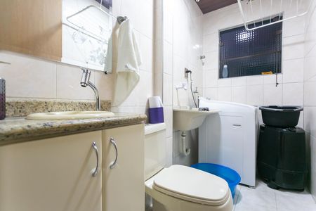 Casa à venda com 70m², 2 quartos e sem vaga Casa à venda com 70m², 2 quartos e sem vagaBanheiro 2
