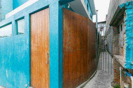 Casa à venda com 70m², 2 quartos e sem vaga Casa à venda com 70m², 2 quartos e sem vagaFachada