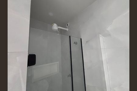 Banheiro de apartamento para alugar com 1 quarto, 33m² em Recreio dos Bandeirantes, Rio de Janeiro