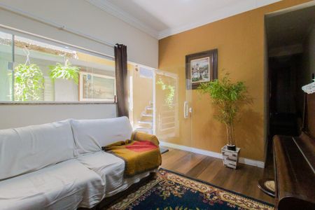 Casa para alugar com 120m², 2 quartos e 2 vagas Casa para alugar com 120m², 2 quartos e 2 vagasSala
