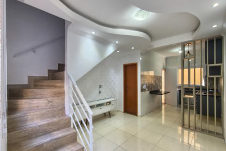 Casa de Condomínio para alugar com 2 quartos, 60m² em Vila Sonia, Praia Grande