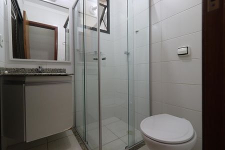Apartamento para alugar com 107m², 3 quartos e 2 vagas Apartamento para alugar com 107m², 3 quartos e 2 vagasBanheiro da Suíte 1