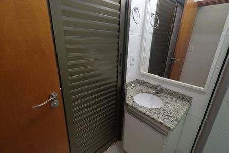 Apartamento para alugar com 107m², 3 quartos e 2 vagas Apartamento para alugar com 107m², 3 quartos e 2 vagasBanheiro da Suíte 1