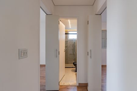 Corredor de apartamento para alugar com 2 quartos, 65m² em Vila da Saúde, São Paulo