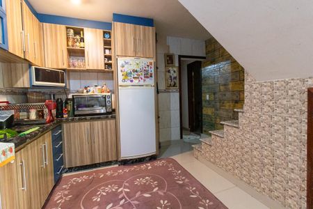 Casa à venda com 200m², 4 quartos e 2 vagas Casa à venda com 200m², 4 quartos e 2 vagasCozinha - Armários