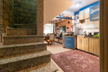 Casa à venda com 200m², 4 quartos e 2 vagas Casa à venda com 200m², 4 quartos e 2 vagasCozinha - Armários