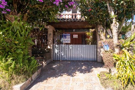 Fachada de casa à venda com 4 quartos, 200m² em Campo de Santana, Curitiba