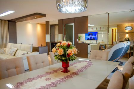 Apartamento à venda com 148m², 3 quartos e 3 vagas Apartamento à venda com 148m², 3 quartos e 3 vagasSala de Jantar