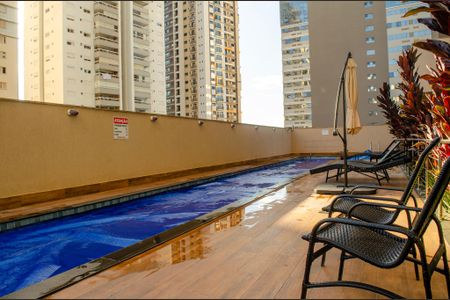 Apartamento à venda com 148m², 3 quartos e 3 vagas Apartamento à venda com 148m², 3 quartos e 3 vagasÁrea comum - Piscina
