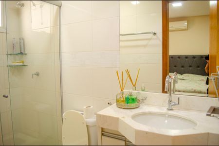 Apartamento à venda com 148m², 3 quartos e 3 vagas Apartamento à venda com 148m², 3 quartos e 3 vagasBanheiro da Suíte 2