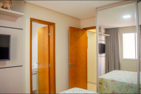 Apartamento à venda com 148m², 3 quartos e 3 vagas Apartamento à venda com 148m², 3 quartos e 3 vagasSuíte 2