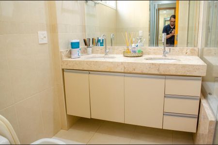 Apartamento à venda com 148m², 3 quartos e 3 vagas Apartamento à venda com 148m², 3 quartos e 3 vagasBanheiro da Suíte 3