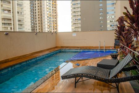 Apartamento à venda com 148m², 3 quartos e 3 vagas Apartamento à venda com 148m², 3 quartos e 3 vagasÁrea comum - Piscina