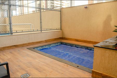 Apartamento à venda com 148m², 3 quartos e 3 vagas Apartamento à venda com 148m², 3 quartos e 3 vagasÁrea comum - Piscina