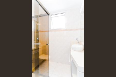 Banheiro de apartamento à venda com 2 quartos, 75m² em Vila Zanardi, Guarulhos