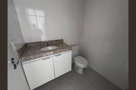 Banheiro de apartamento para alugar com 1 quarto, 33m² em Recreio dos Bandeirantes, Rio de Janeiro