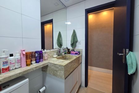 Banheiro de apartamento para alugar com 1 quarto, 48m² em Vila Caiçara, Praia Grande