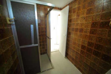 Apartamento à venda com 100m², 2 quartos e 1 vagaBanheiro 